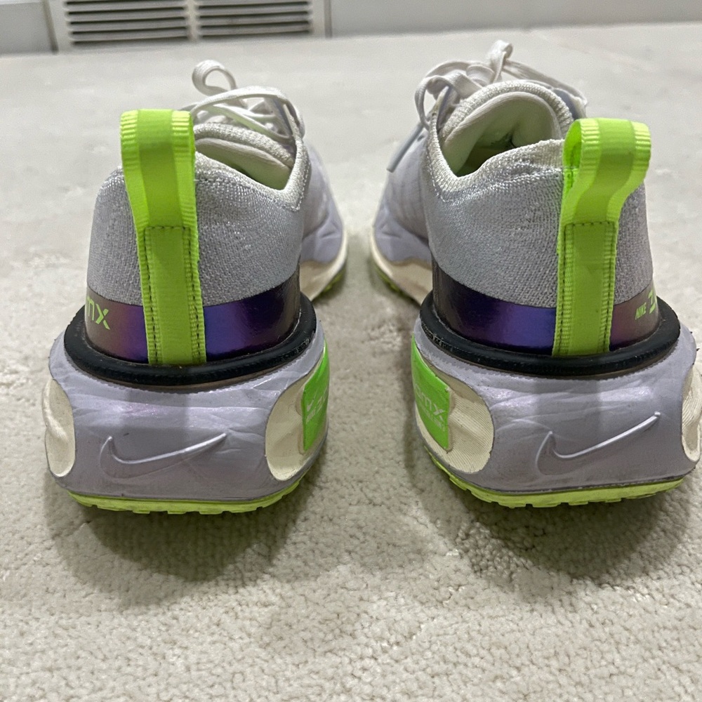 Nike ZoomX Invincible 3 Women's Sneakers - Picture 3 of 5